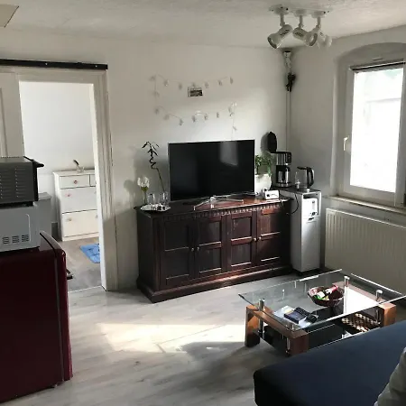 Appartement Im Einfamilienhaus, Automobil Und Robert Schumann Stadt *