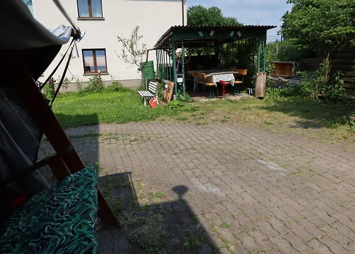 아파트 Im Einfamilienhaus, Automobil Und Robert Schumann Stadt 츠비카우